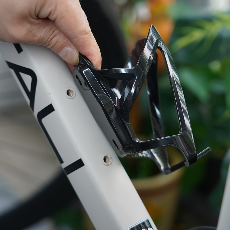 TRIWILL Smart E-Bike Bottle Cage with Bike Tracker